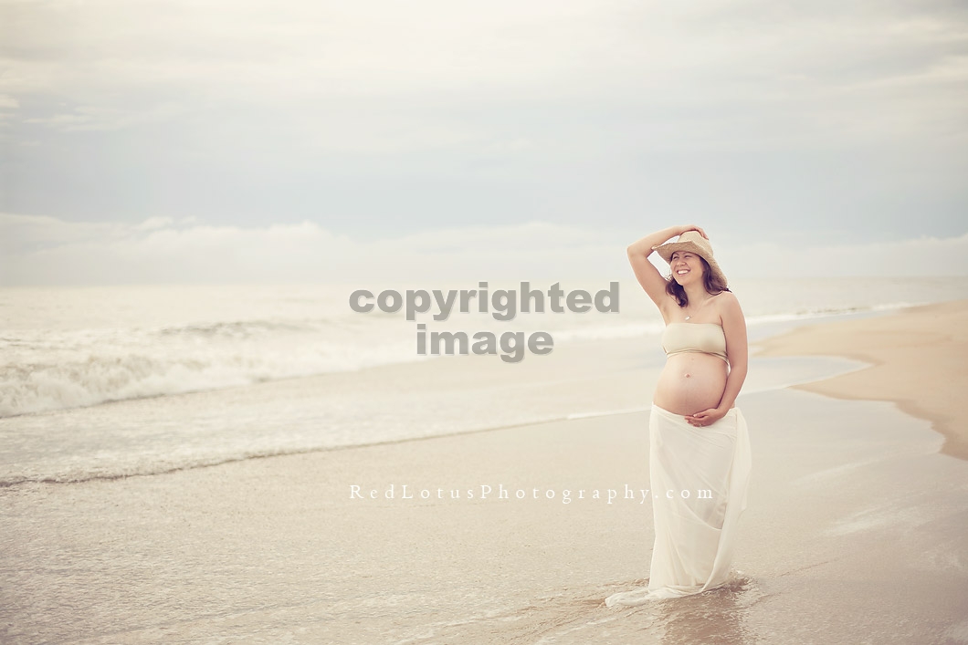 maternity pregnancy photos on the beach at Outer Banks